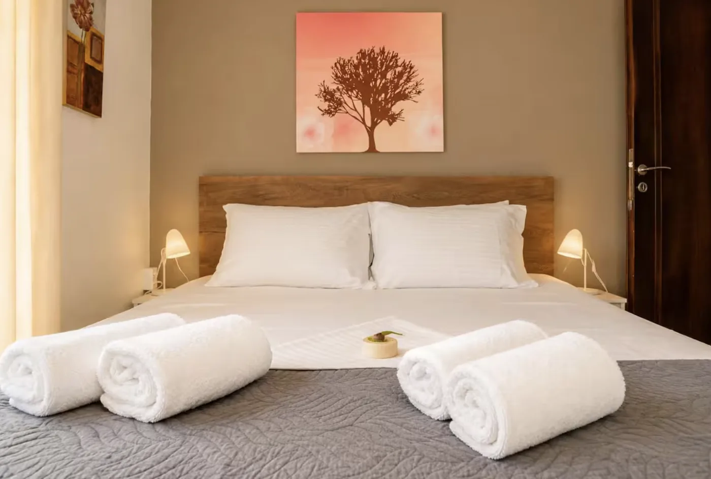 Bedroom with queen bed at Villa Morea